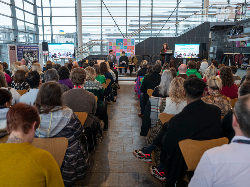 LLYWIO POLISI AC YMARFER