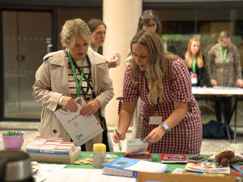 CADW'N GYSYLLTIEDIG A GWELADWY