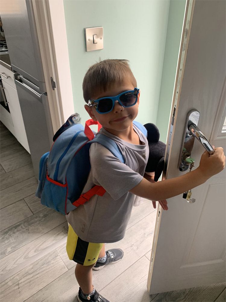 misiwn-adael-y-ty-leaving-the-house.jpg